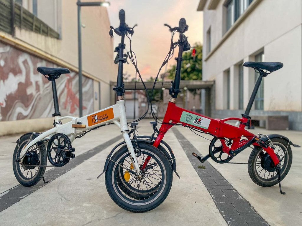 2 bicicletes amplien la flota